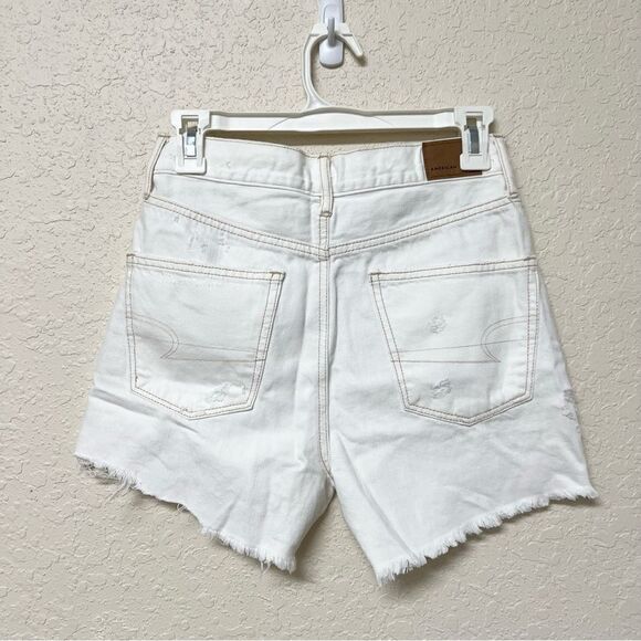American Eagle 90s Boyfriend Shorts Raw Hem White Denim Distressed Size 0 - Picture 3 of 8